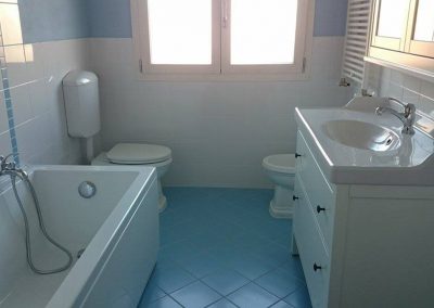 Rifacimento bagno con posa rivestimenti - Bologna